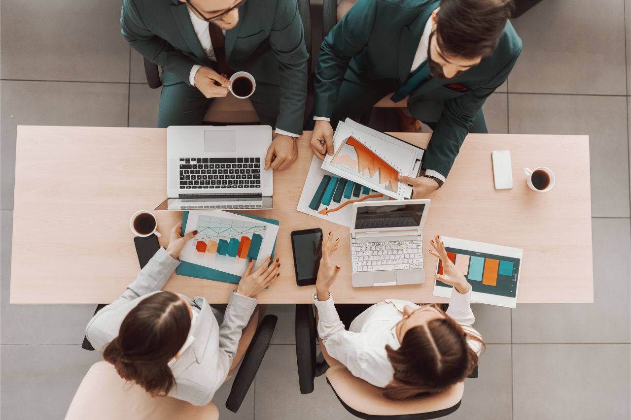6 Benefits Of An Office Uniform