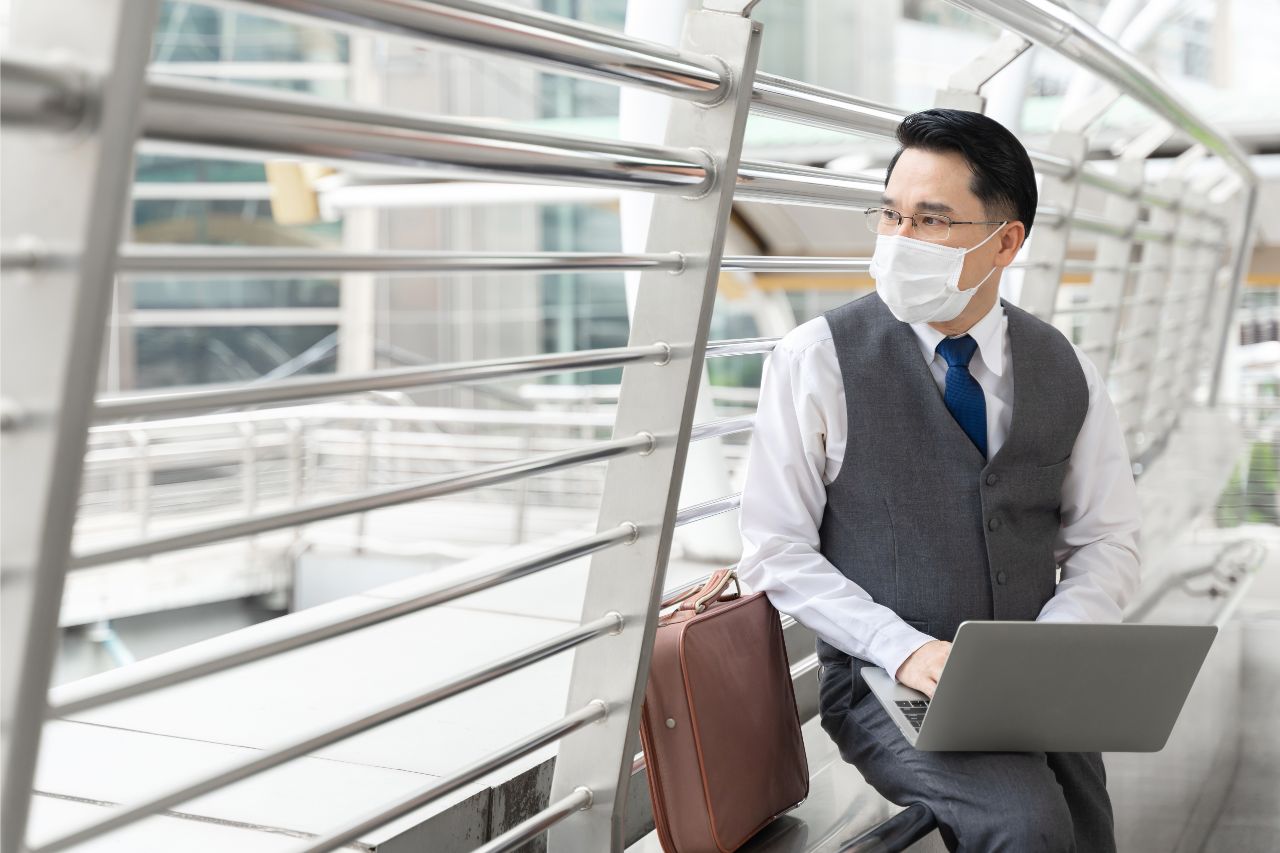 5 Tips For Men's Office Wear