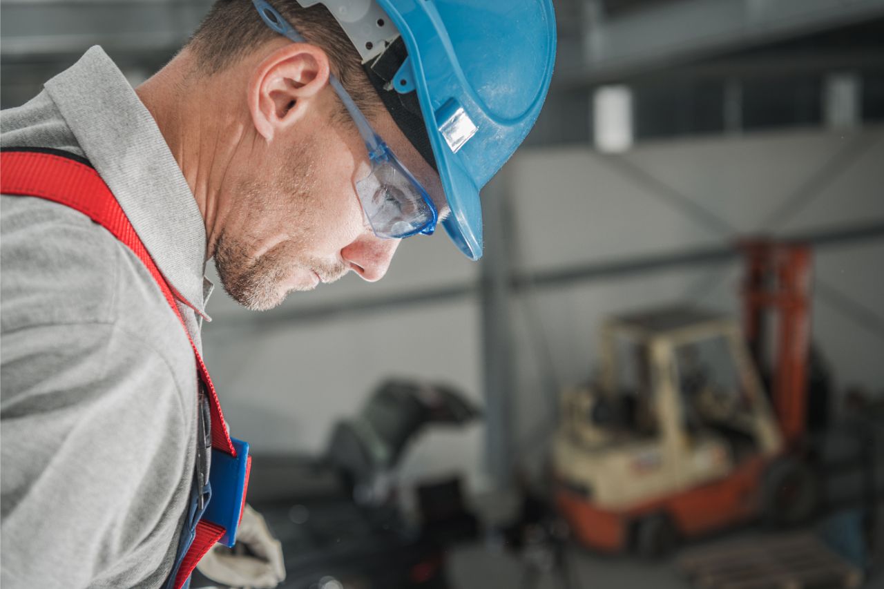 4 Jobs That Require Eye Protection